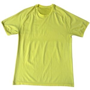Lululemon Men’s Vent Tech Short Sleeve Athletic Shirt, Size Medium, Yellow